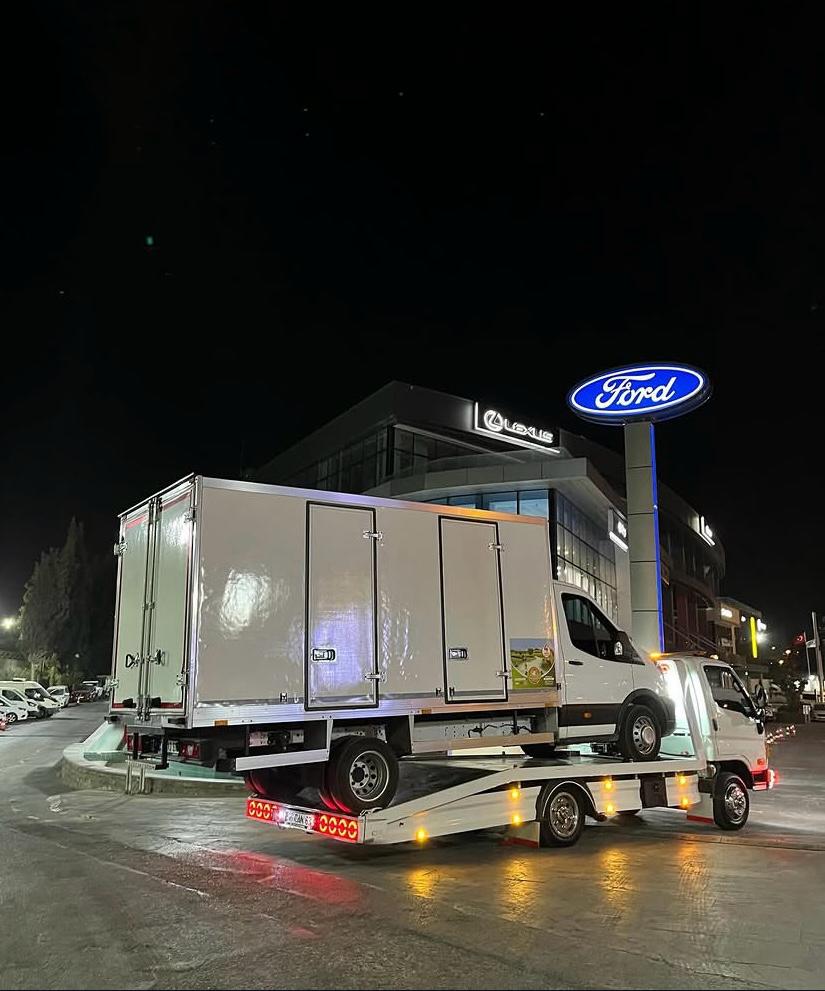 Büyük araç gece çekici hizmeti